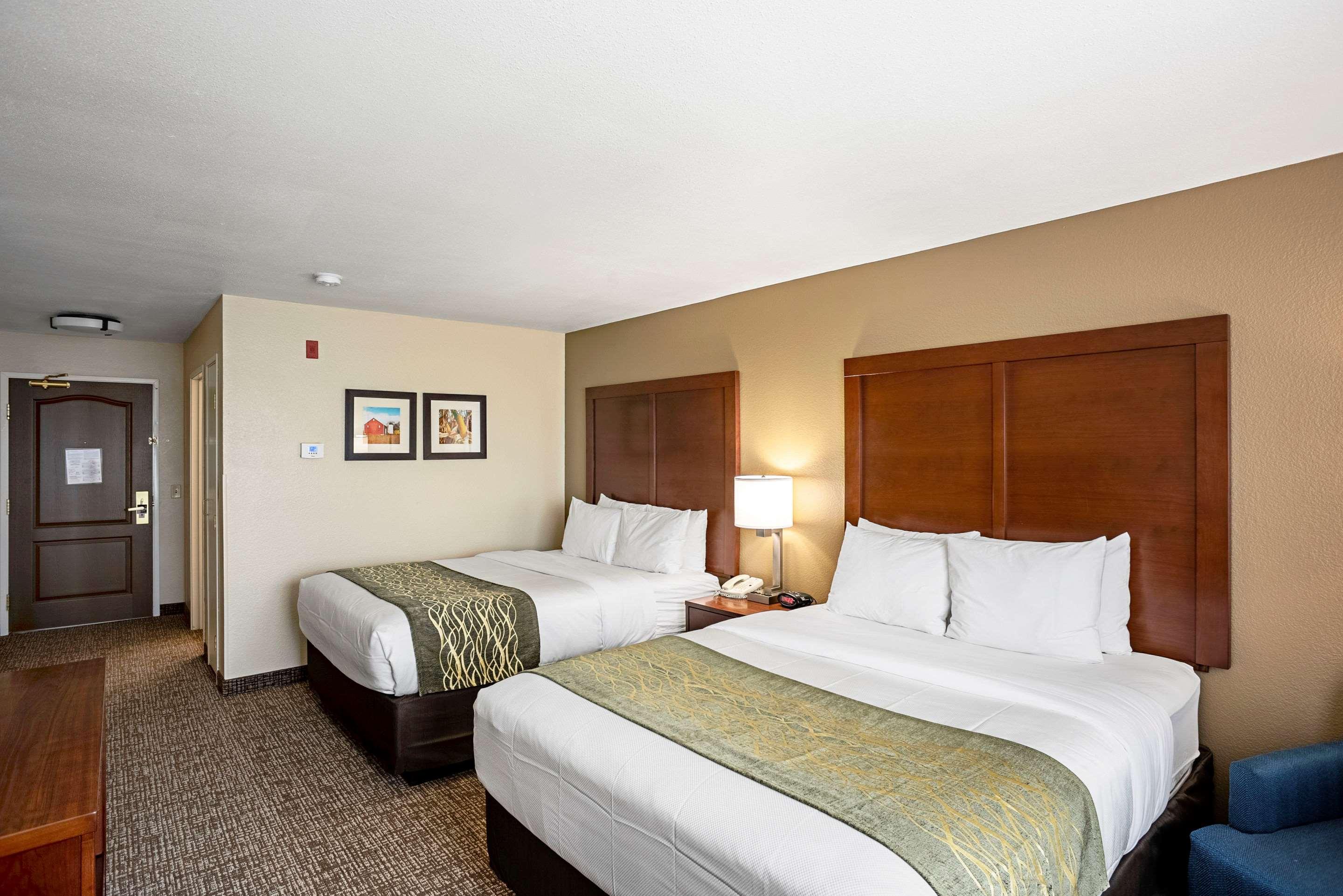 Comfort Inn & Suites Independence Экстерьер фото