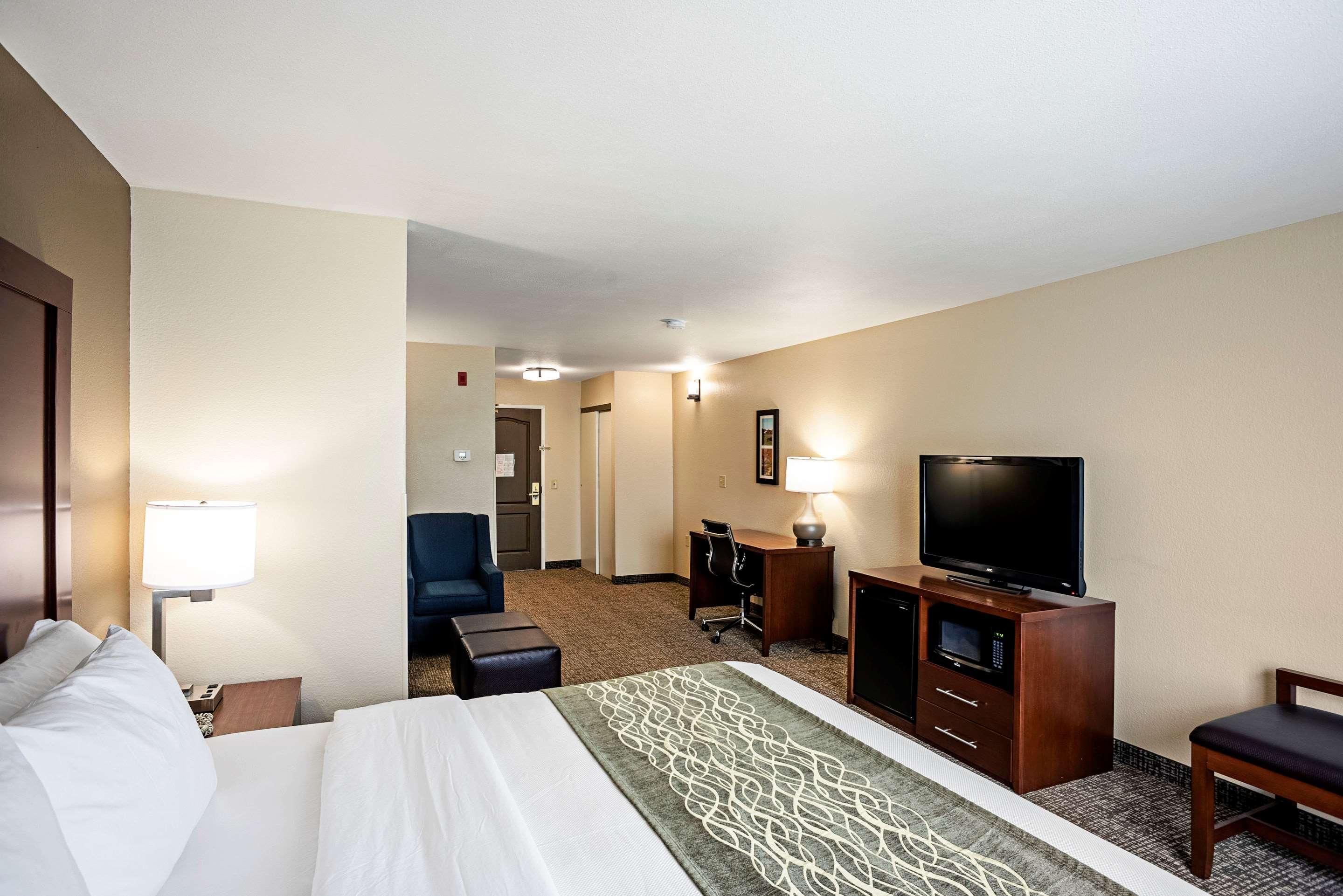 Comfort Inn & Suites Independence Экстерьер фото