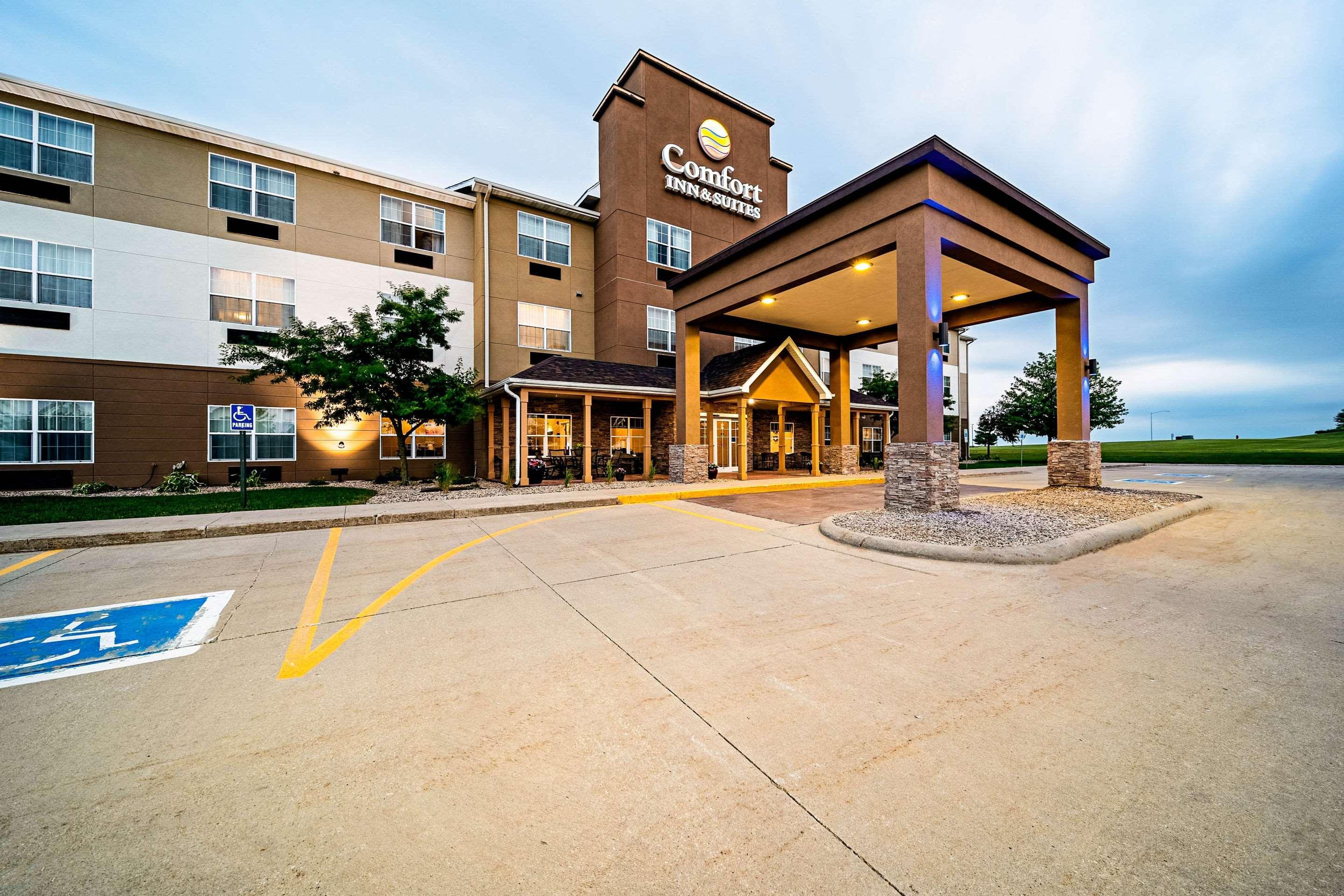 Comfort Inn & Suites Independence Экстерьер фото
